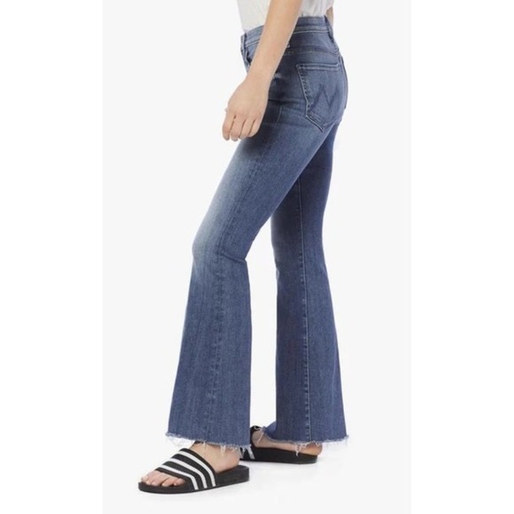 Mother Womens 31 The Weekender Fray Flare Jeans in Hop On Hop Off